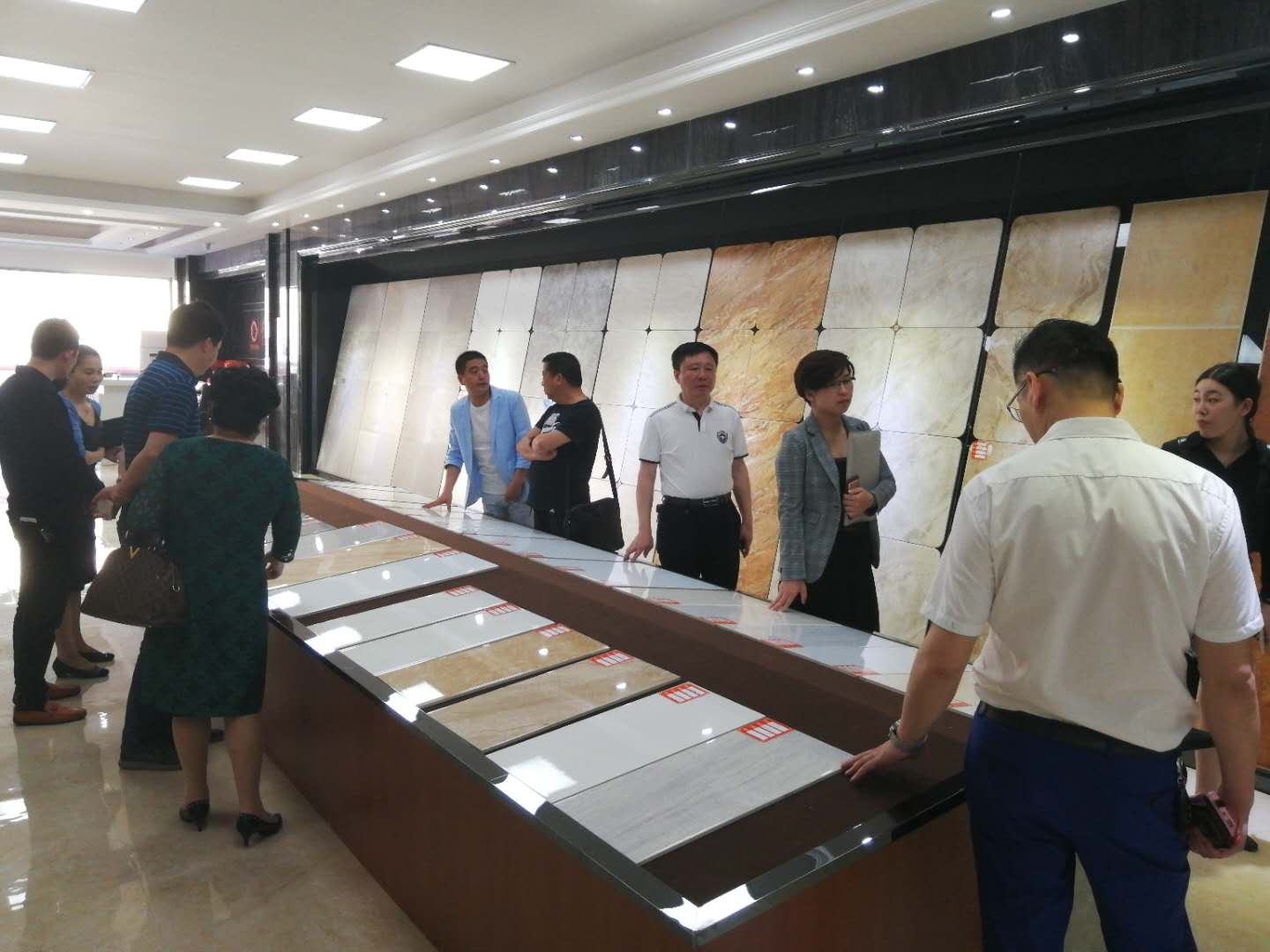 廖参观1 廖参观1